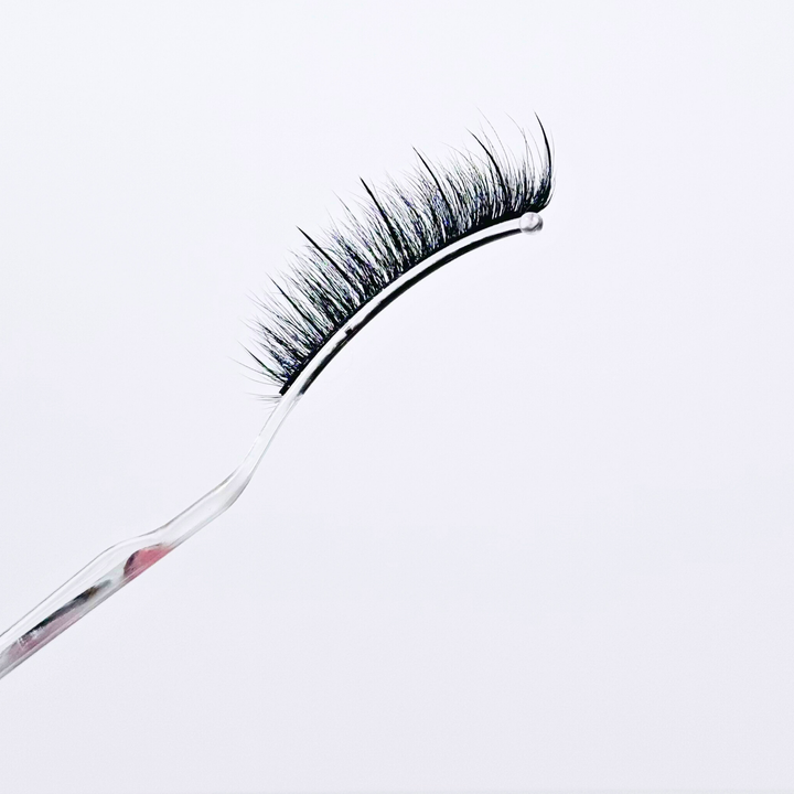 Fluffy volume wispy Eyelashes