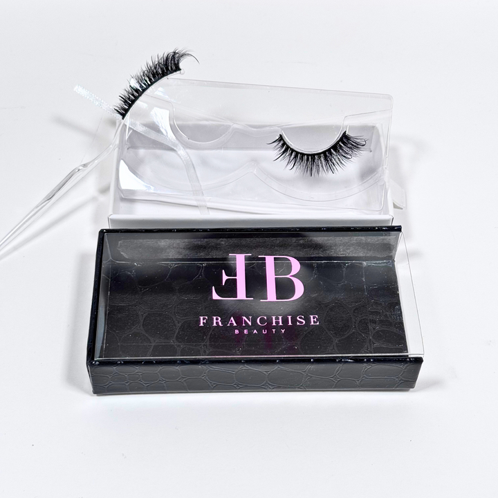 wispy lashes with box packaging 